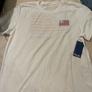 Huk Fishing tshirt size large